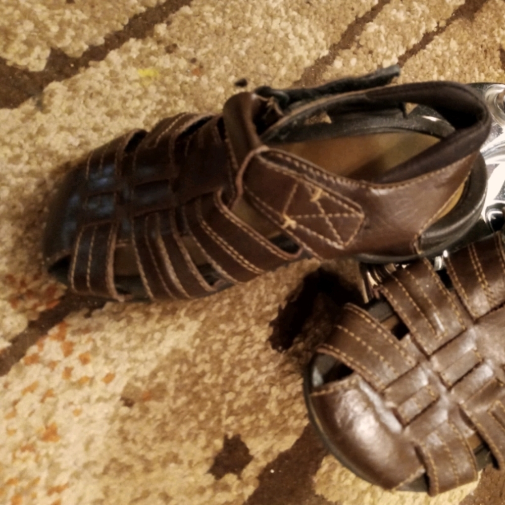 Sandles